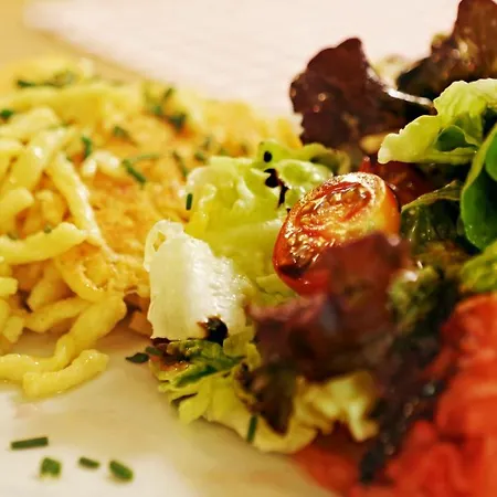 Zur Grossen Tanne אורחן בול