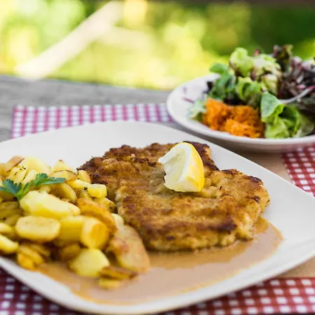 Zur Grossen Tanne Inn Bühl