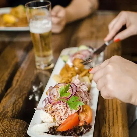 Zur Grossen Tanne Inn *